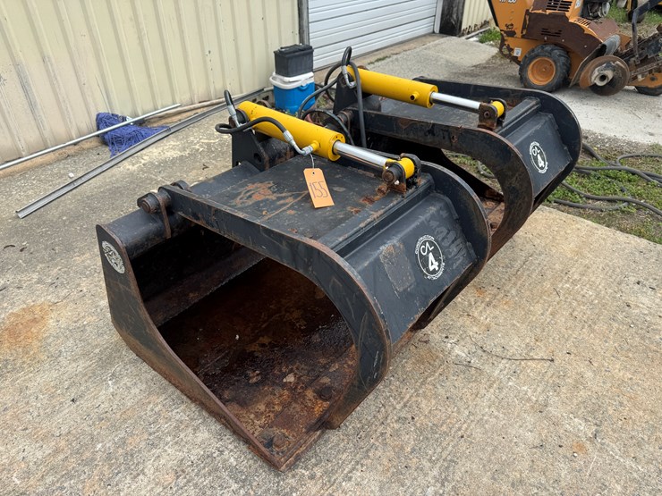 cl4-grapple-bucket-67"-fior-skid-steer-image-2