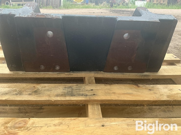 case-ih-87448319-weight-bracket-image-9