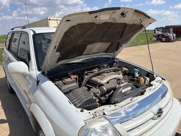2004-suzuki-xl7-image-42