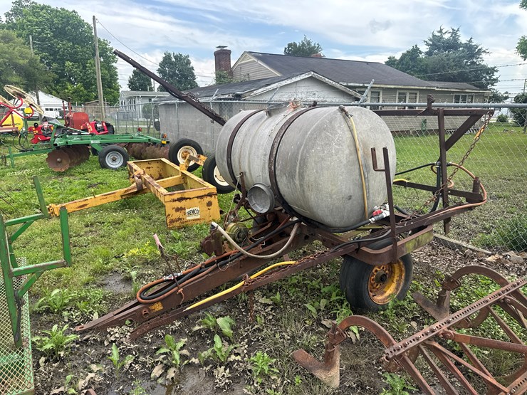 300-gallon-john-blue-nitrogen-sprayer-image-1