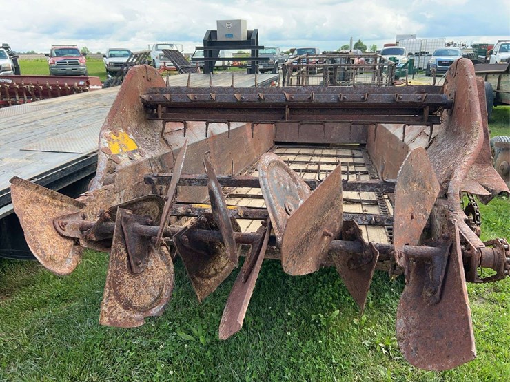new-holland-331-image-4