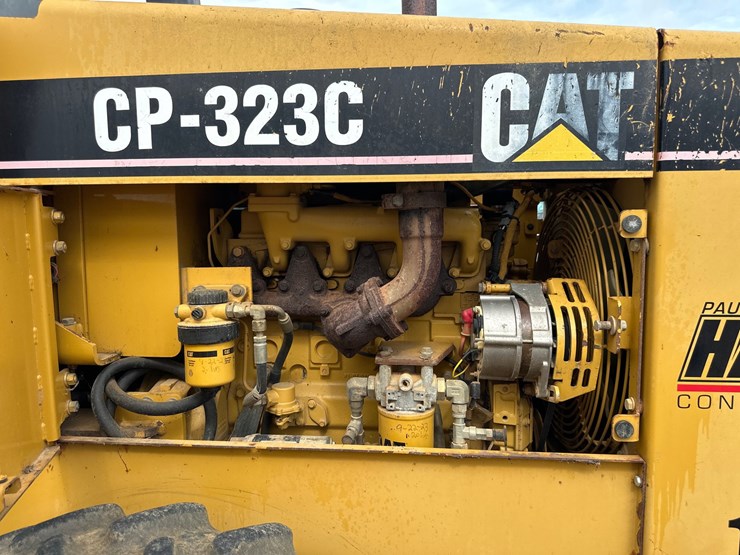 caterpillar-cp-323c-image-11