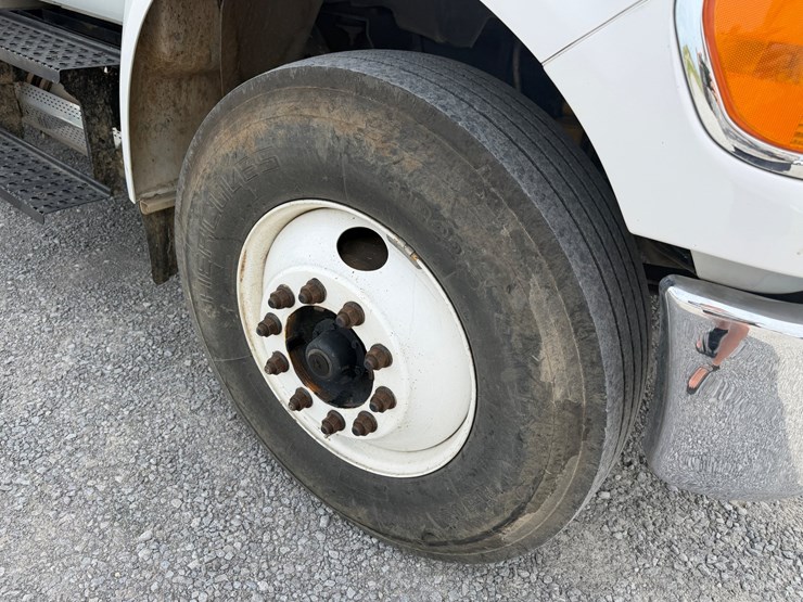 2008-ford-f750-image-8