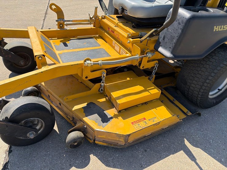 hustler-z-diesel-zero-turn-lawnmower-image-16