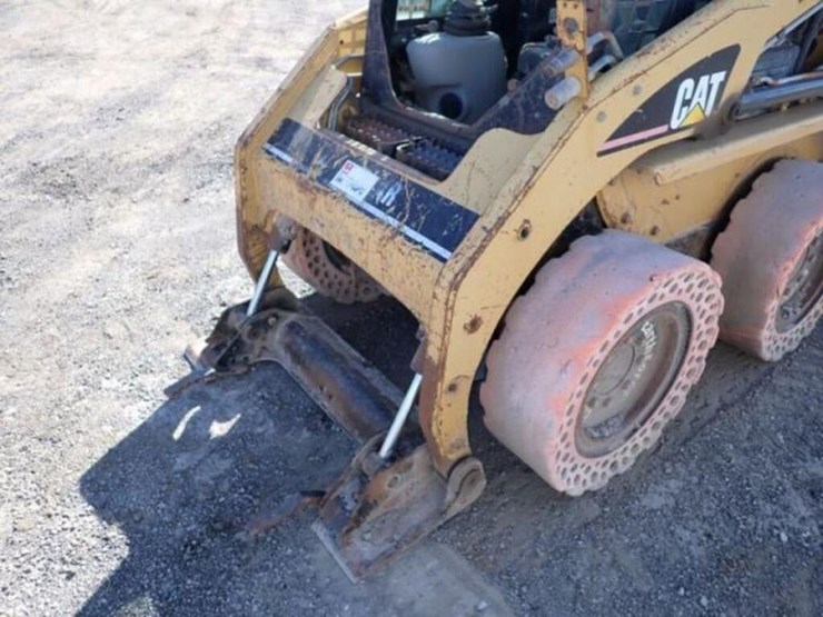 2006-caterpillar-216b-image-18