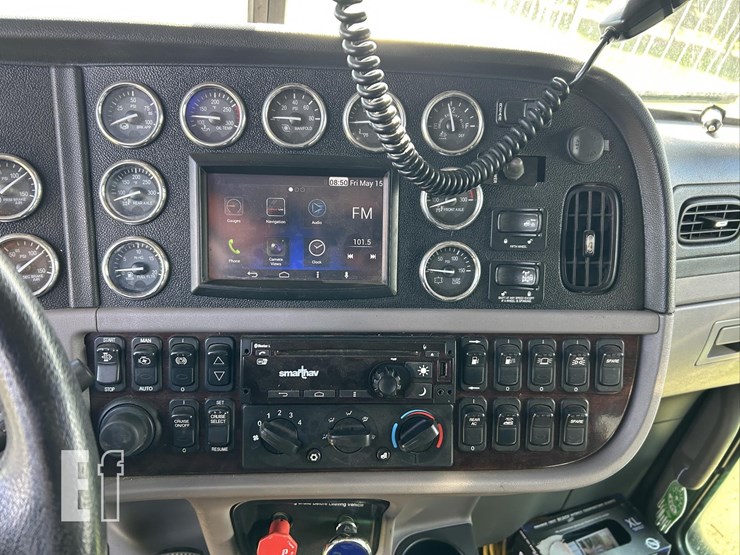 2017-peterbilt-389-image-68