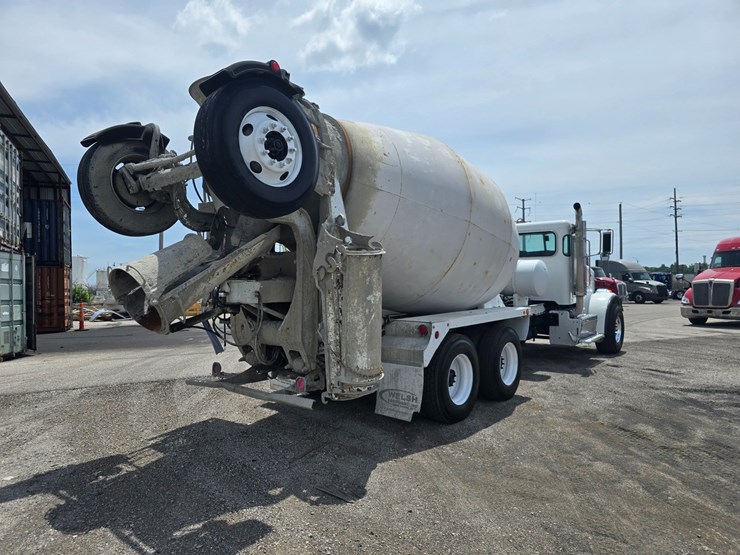 2014-peterbilt-365-image-25