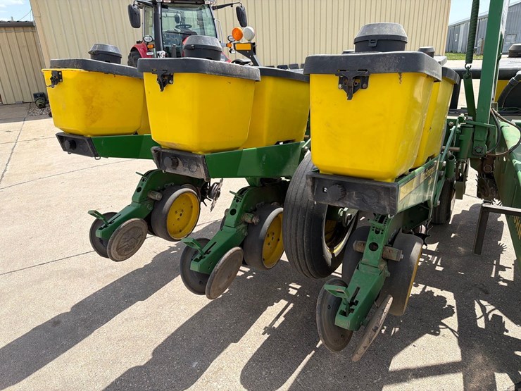 john-deere-7200-image-13