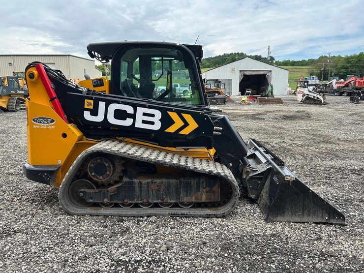 2023-jcb-3ts-8t-image-5