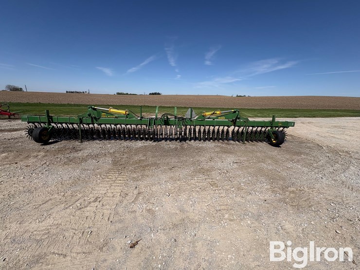 john-deere-400-image-2