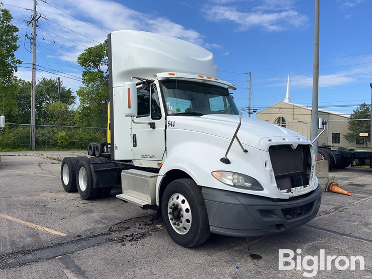 2015-international-prostar-image-3