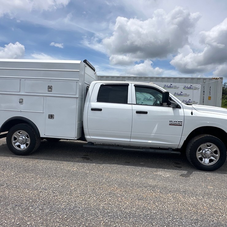 2016 DODGE 3500