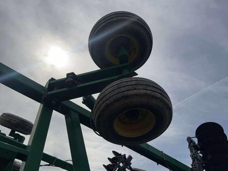 john-deere-637-image-15
