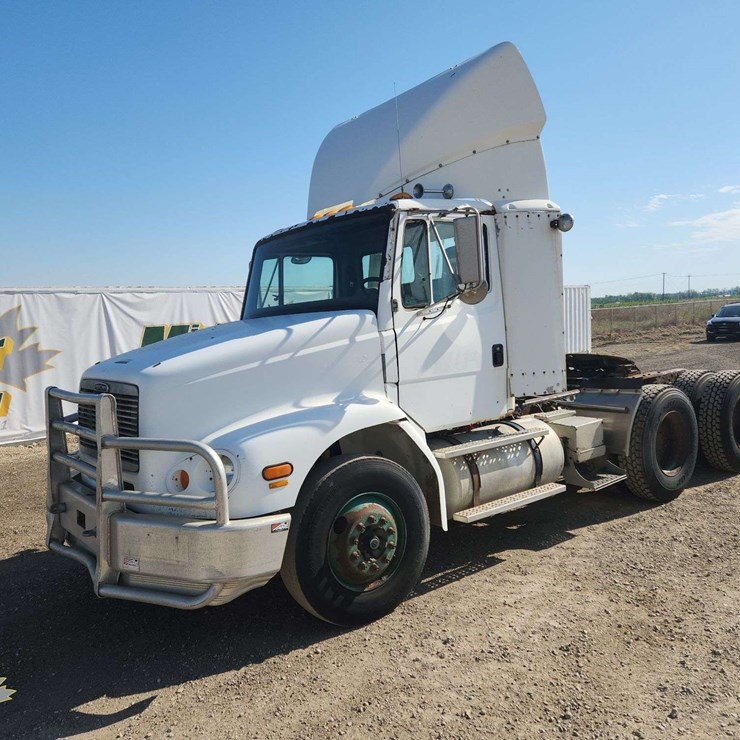 2000 FREIGHTLINER FL112