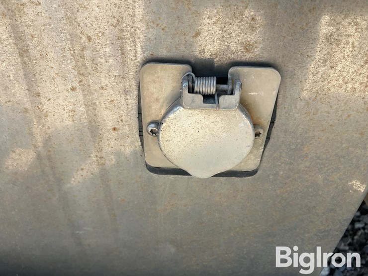 2012-freightliner-coronado-132-image-18
