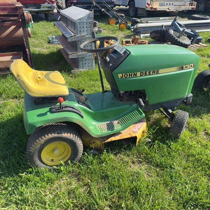 JOHN DEERE 130