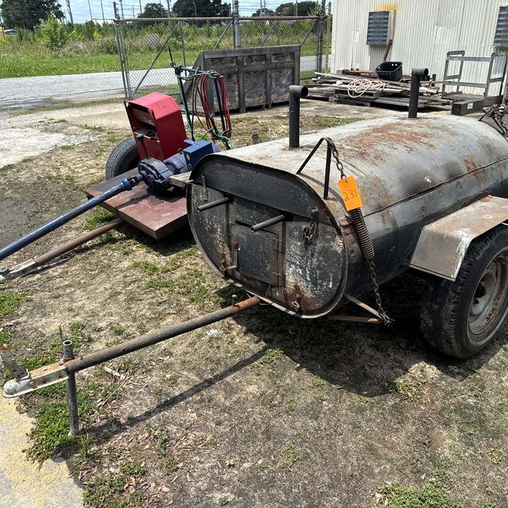 LP GAS PIG COOKER ON WHEELS 56" X 36"