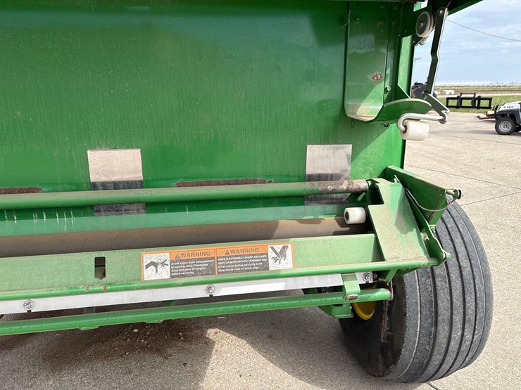 john-deere-569-image-35