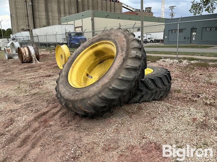 deere-tires-image-1