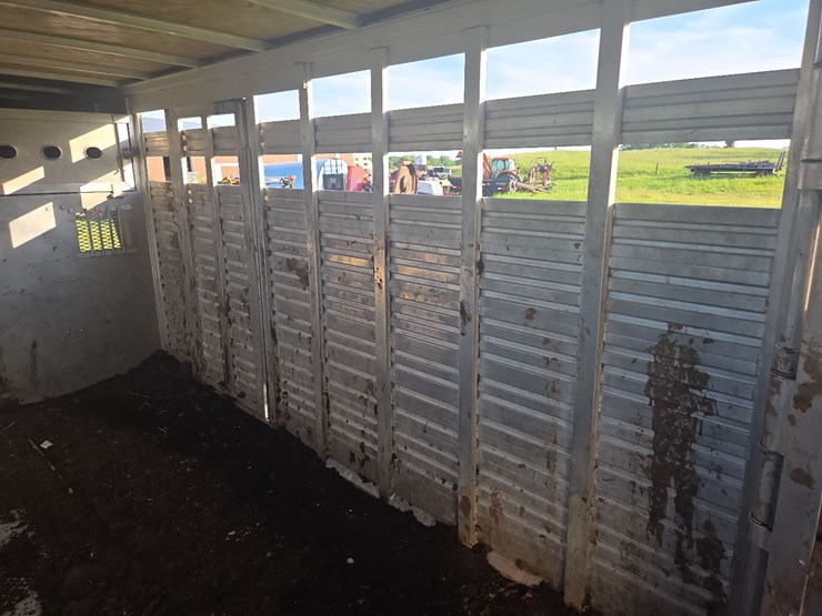 2002-eby-ruffneck-8'x24'-aluminum-livestock-trailer-image-35