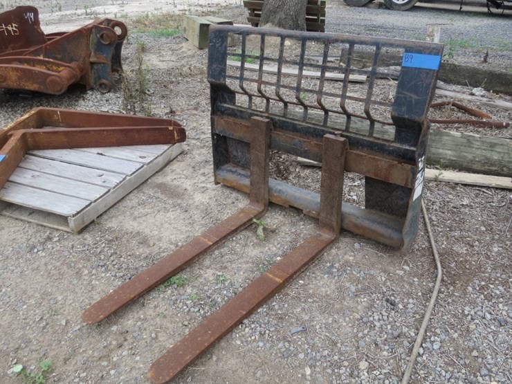 set-of-quick-attach-forks-for-skidsteer-image-1
