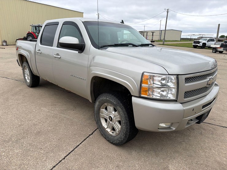 2009-chevrolet-1500-image-3
