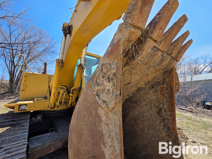 caterpillar-225-image-11