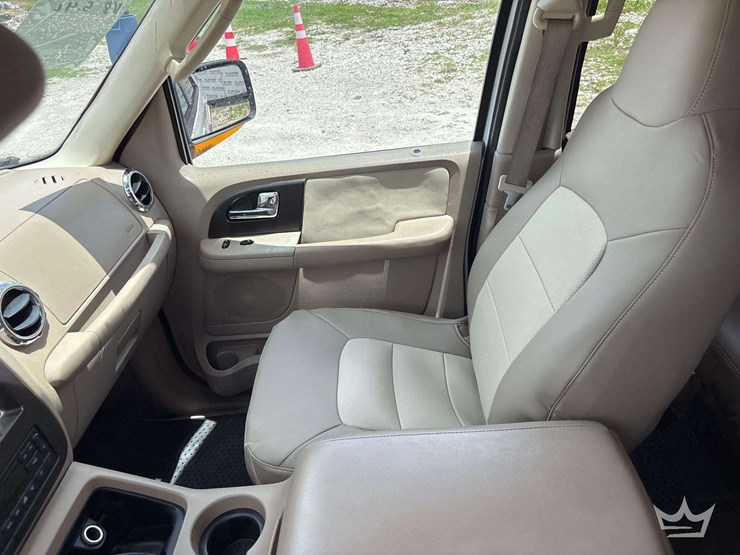 2006-ford-expedition-image-14