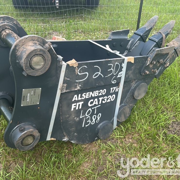 2026 CATERPILLAR 320