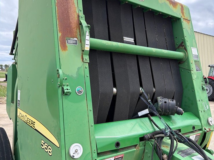 john-deere-568-image-44