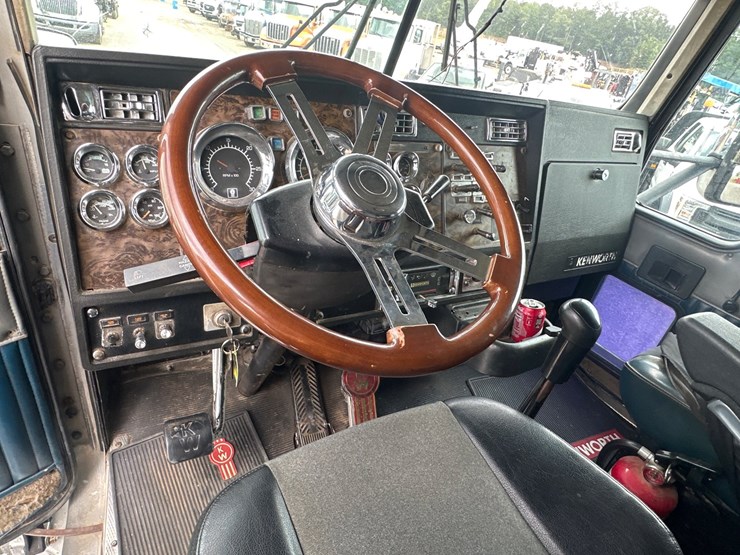 1998-kenworth-t600-image-8