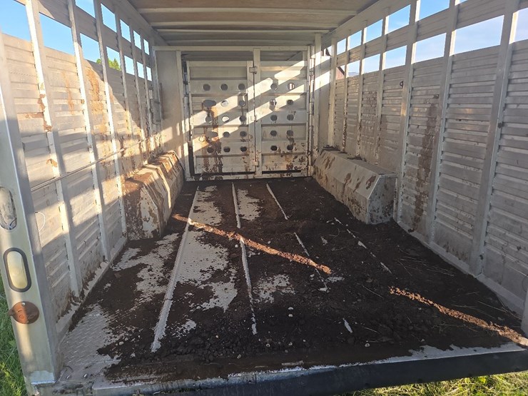 2002-eby-ruffneck-8'x24'-aluminum-livestock-trailer-image-27
