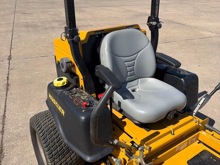 hustler-z-diesel-zero-turn-lawnmower-image-11