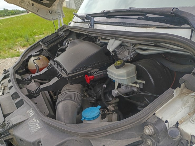 2019-mercedes-benz-sprinter-2500-image-19