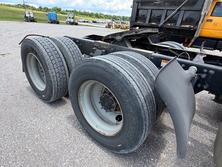 2016-freightliner-cascadia-113-image-26