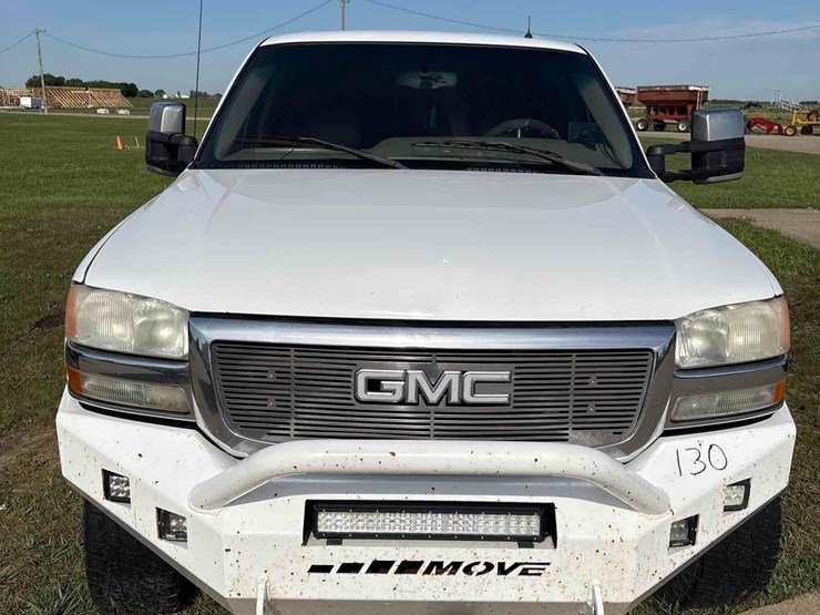 2002-gmc-2500-image-14