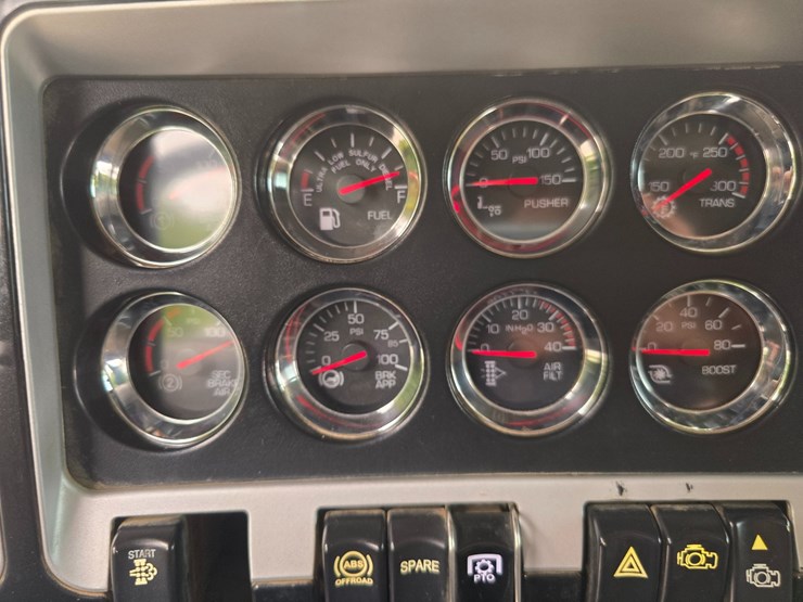 2015-kenworth-t800-image-69