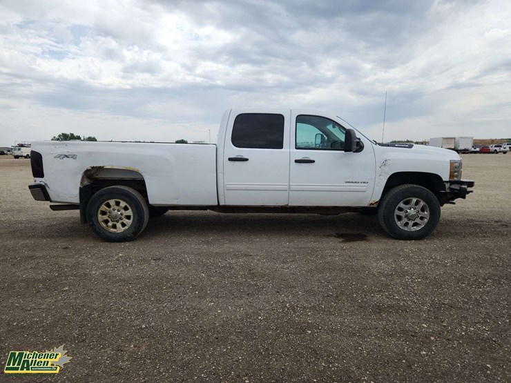 2012-chevrolet-silverado-3500hd-image-8