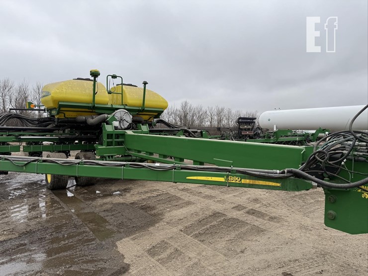 2023-john-deere-db90-image-21