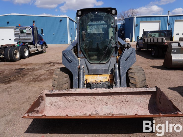 deere-332d-image-2