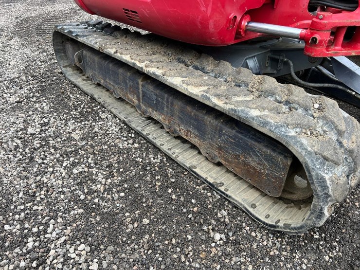 2018-takeuchi-tb260-image-19