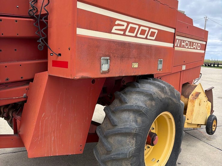 2000-new-holland-2000-image-11