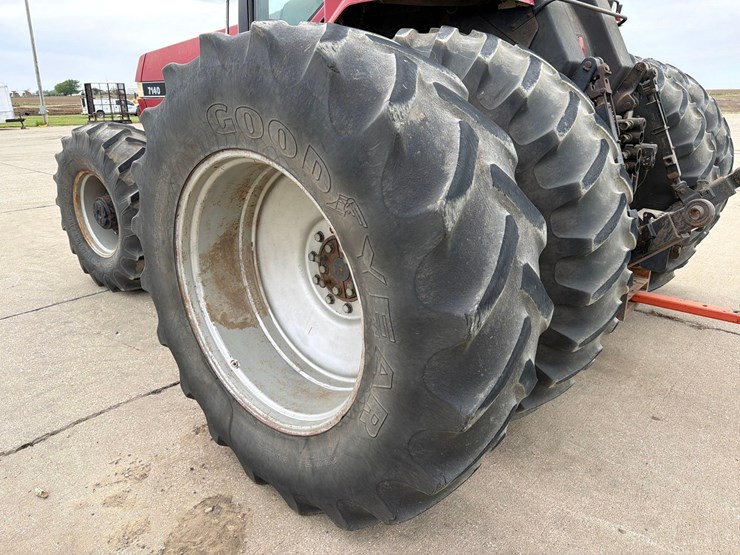 case-ih-7140-image-7