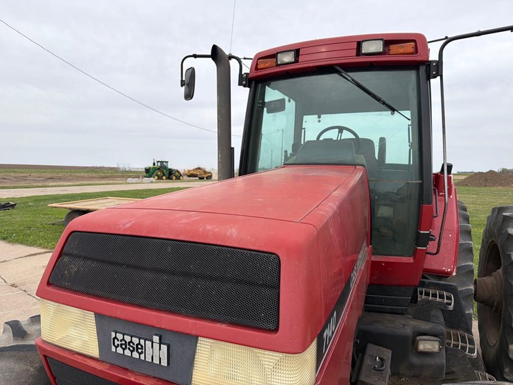 case-ih-7140-image-30