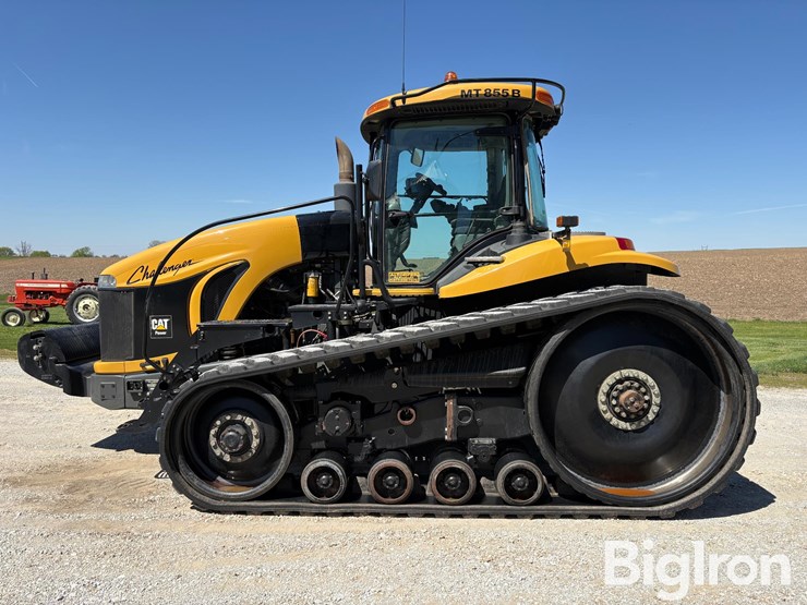 cat-challenger-mt855b-track-tractor-image-8