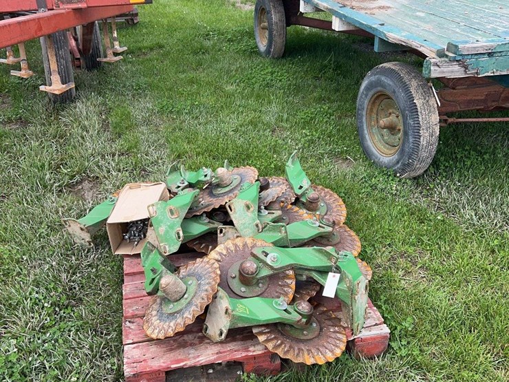 john-deere-16-image-2