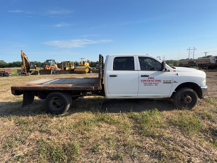 2014-dodge-3500-image-4