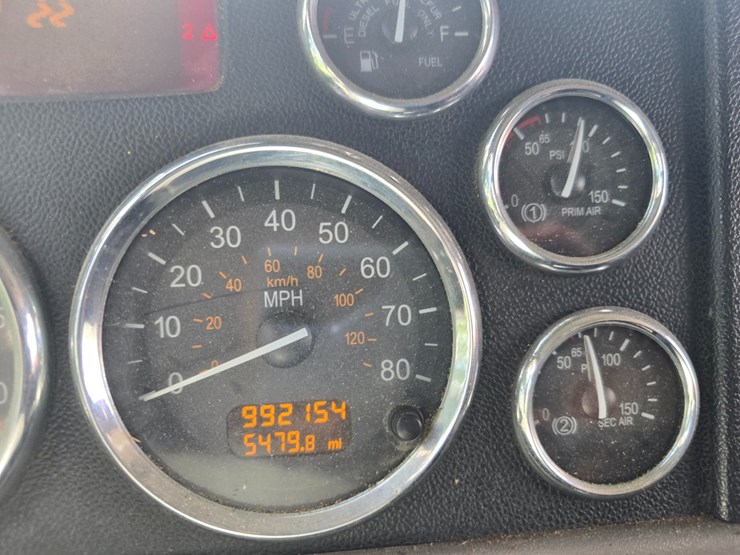 2013-peterbilt-388-image-70