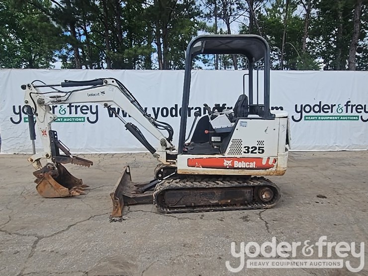 bobcat-325-image-2