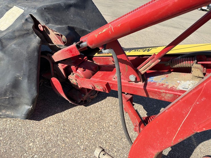 2013-new-holland-h6740-image-11